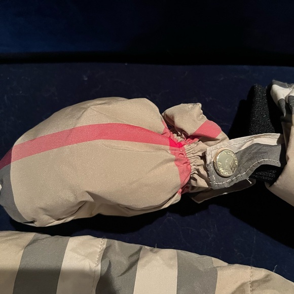 Burberry Kids Puffer Jacket - Beige, Black, Red - Picture 5 of 10